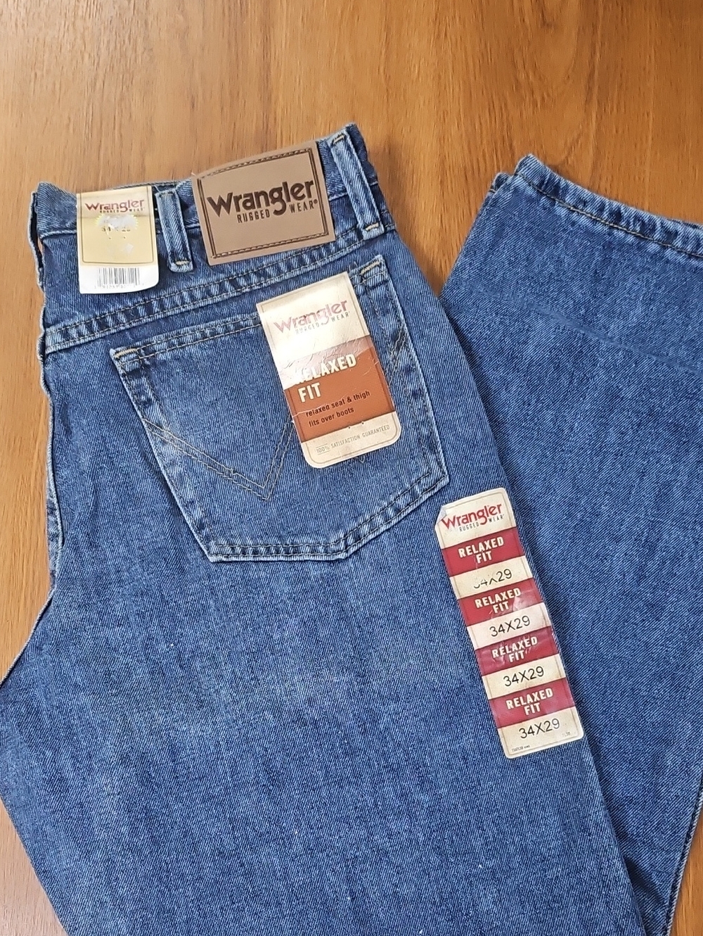 Wrangler Relaxed Fit Denim Jeans in Medium Blue 34X29